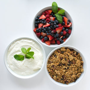 Granola & Yogurt with fresh Berries